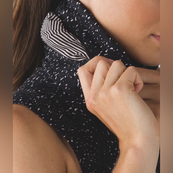 EUC 🍋 Lululemon Go The Distance Vest - Picture 8 of 16